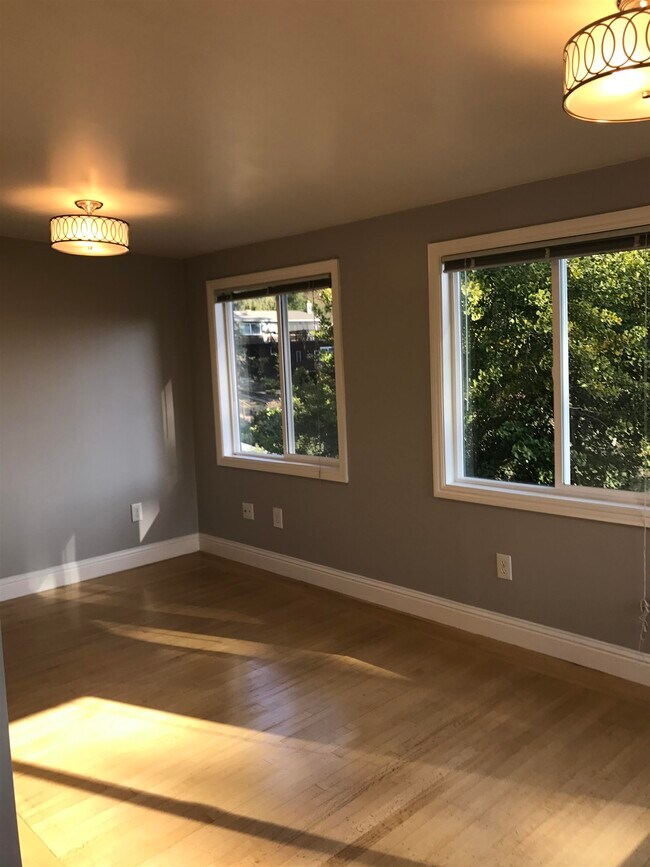 Building Photo - 7630 Terrace Dr