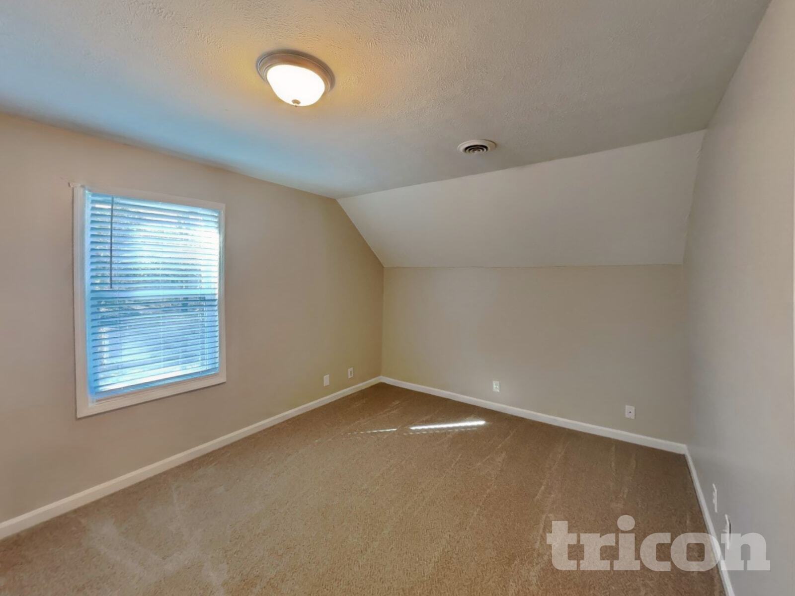 Building Photo - 1918 Cross Creek Dr