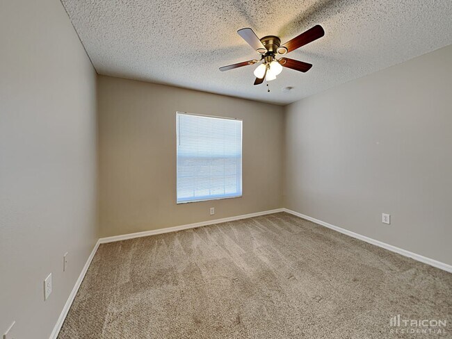 Building Photo - 4173 Oasis Avenue Spring Hill FL