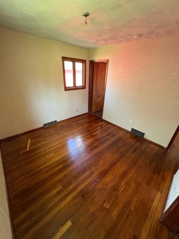 Building Photo - 476 Laurel Woods Dr