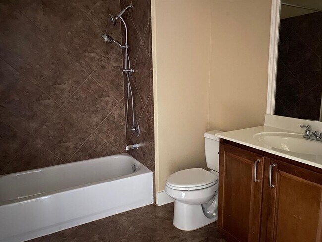 Building Photo - 302 Las Colinas Dr
