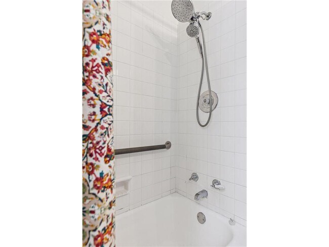 Building Photo - 1197 W Como Blvd