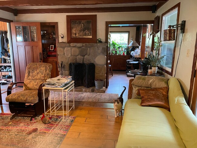 Building Photo - Upper Ojai - Three bedroom, two bath home