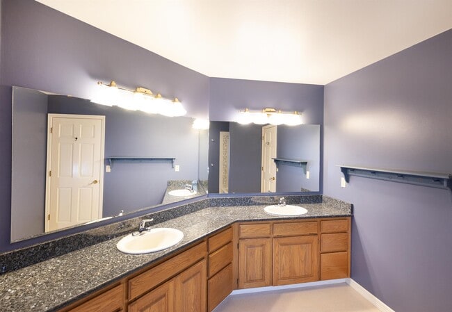 Building Photo - 5811 124th Ct NE