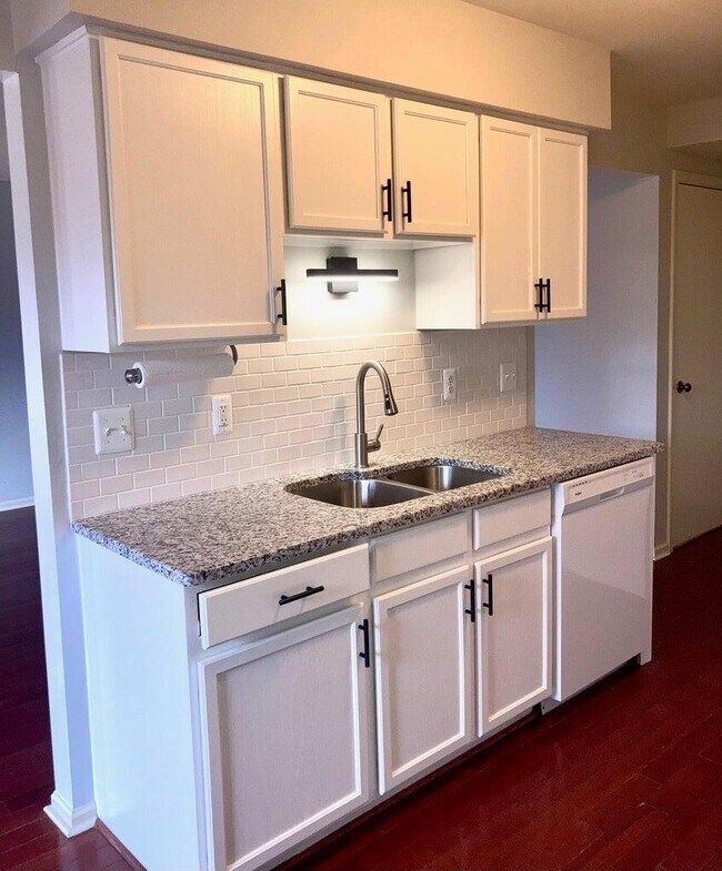 Building Photo - 3054 Forest Creek Ct