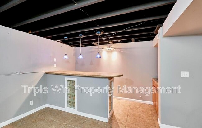 Building Photo - 121 Walnut Hill Dr