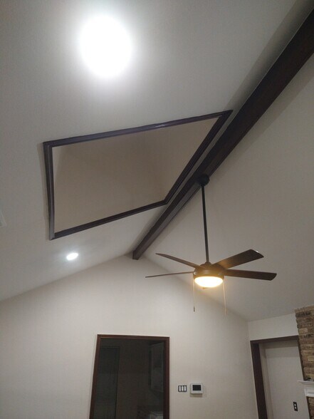 Building Photo - 2100 Arlena Dr
