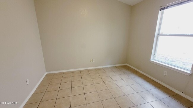 Building Photo - 604 Wind River Ave