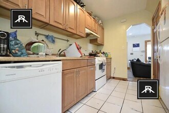 Building Photo - 3 bedroom in Brighton MA 02135