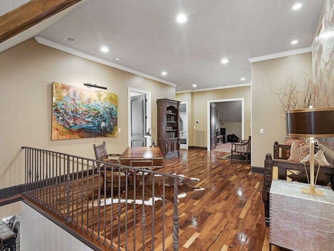 Building Photo - 3807 Harding Pl