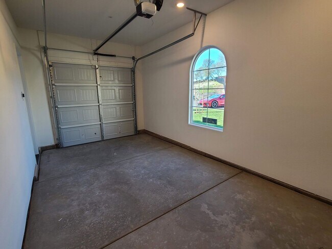 Building Photo - BEAUTIFUL BRAND NEW "NEXT-GEN" HOME W/ SOLAR & SIERRA VIEWS!!