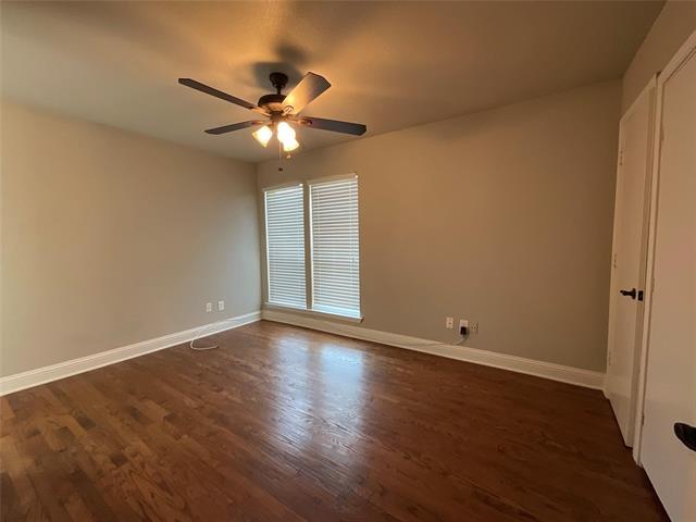 Building Photo - 2331 N Davis Dr