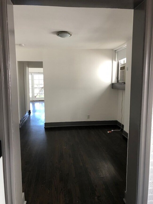 Building Photo - AS Maltman (#317)