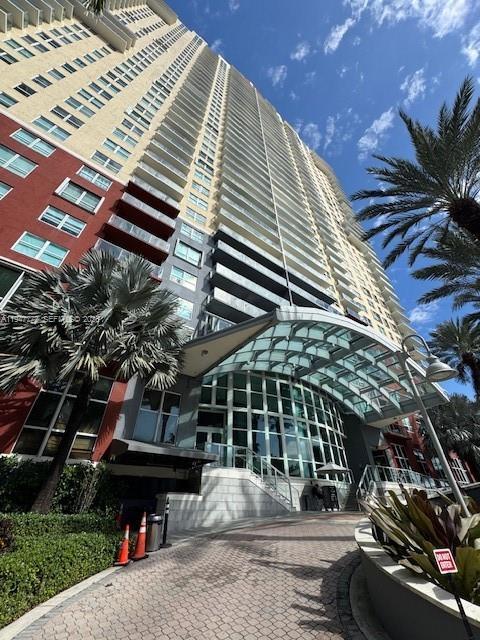 Building Photo - 1155 Brickell Bay Dr