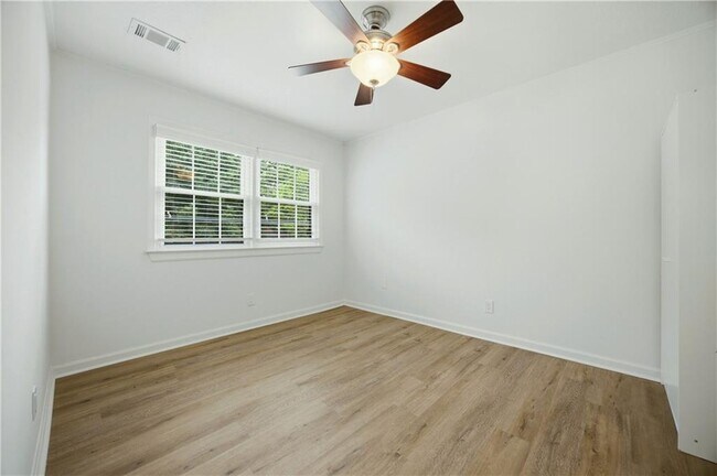 Building Photo - 2220 Spring Mill Cove