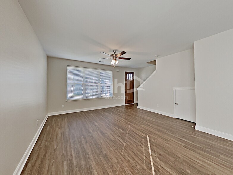 Building Photo - 5325 Tupelo St