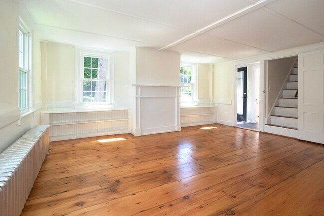 Building Photo - Amazing, Rarely Available Farmhouse with Carriage House and Garage