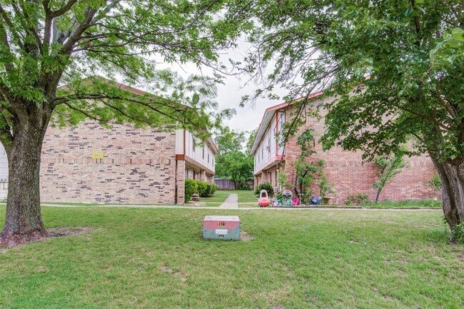 Building Photo - 3061 Olympia Dr