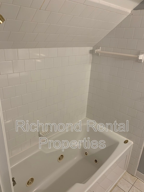 Building Photo - 4 Skipwith Green Cir