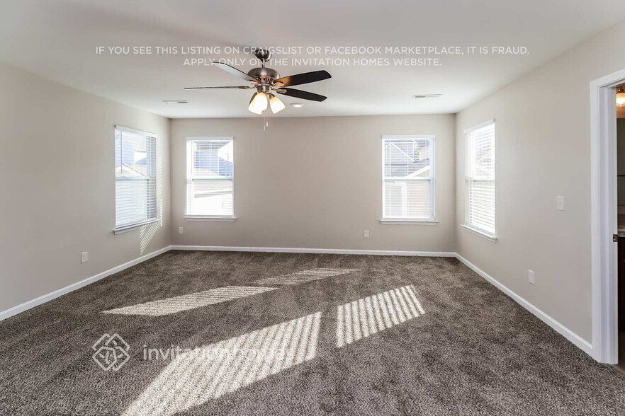 Building Photo - 8112 Dumphries Dr