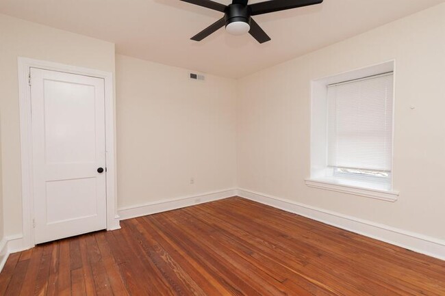 Building Photo - 236 Benezet St