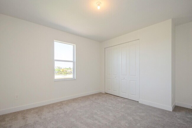 Building Photo - 4385 SW 123rd Ln