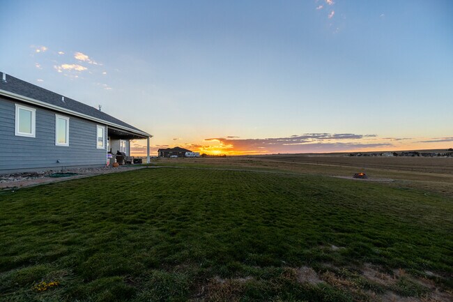 Building Photo - 2428 Sunshine Dr