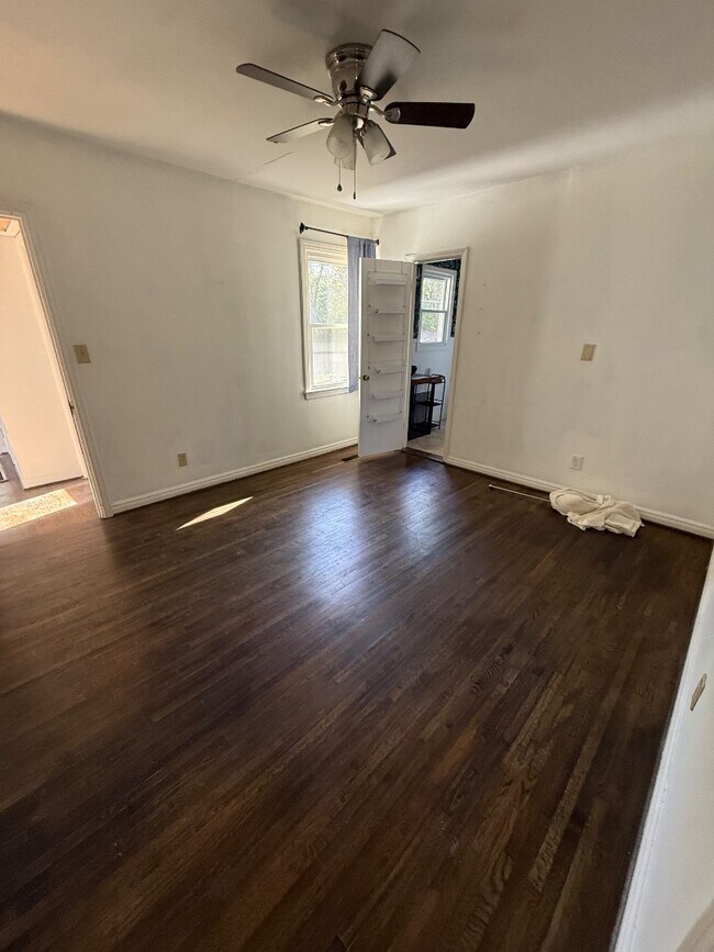 Building Photo - 5 Beverly Heights