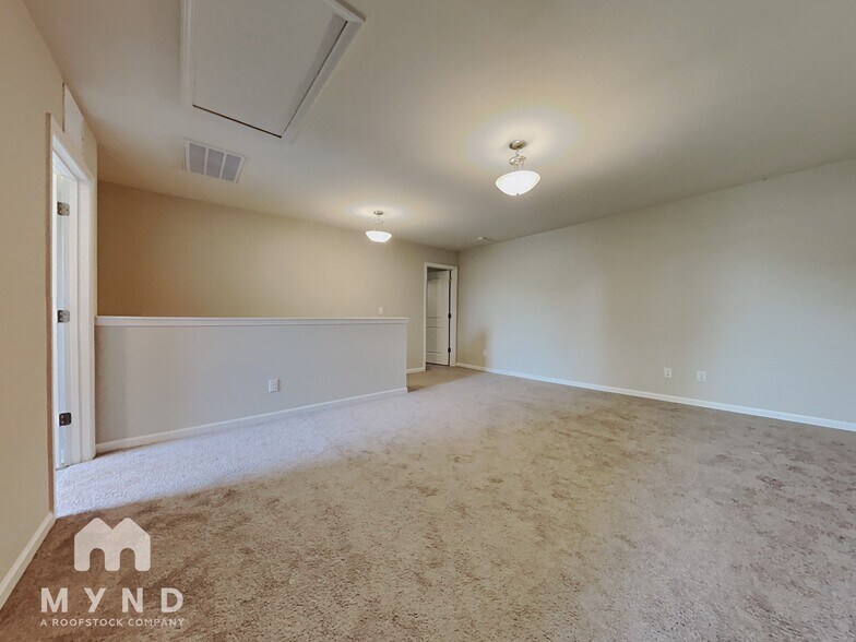 Building Photo - 8645 River Ridge Dr