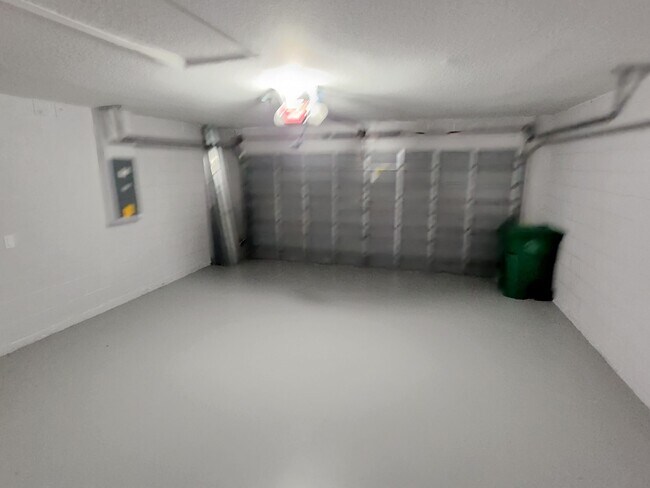 Building Photo - 2466 SW Mercer St