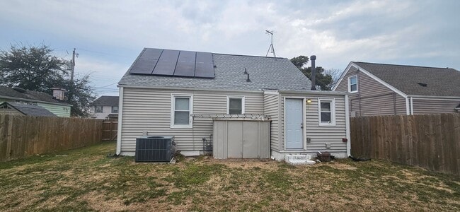 Building Photo - 9210 Phillip Ave