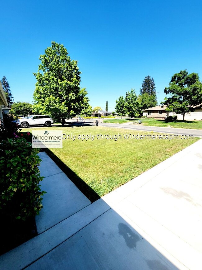 Building Photo - Fully Renovated Home in Arden Park! Availa...