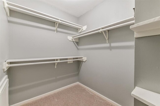 Building Photo - 16019 Stratton Park Dr