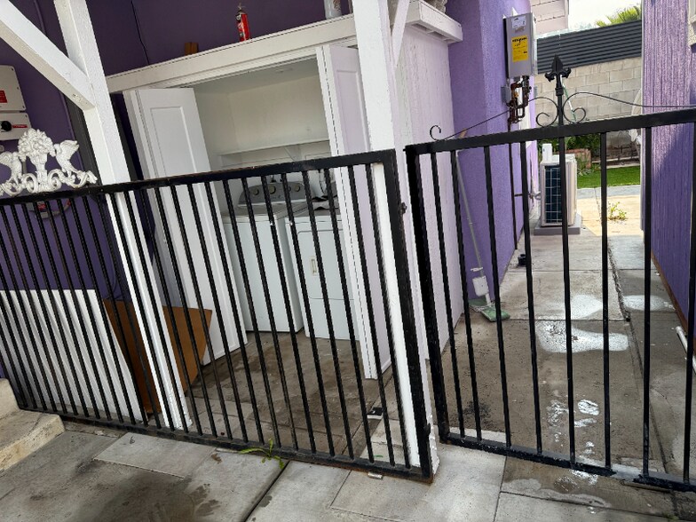 Building Photo - 665 Larimore Ave