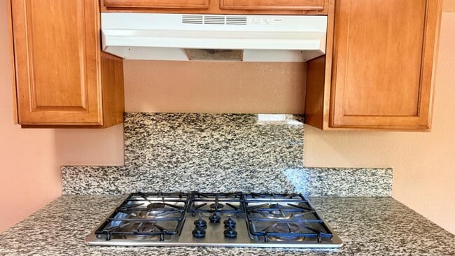 Building Photo - 370 Las Flores Dr