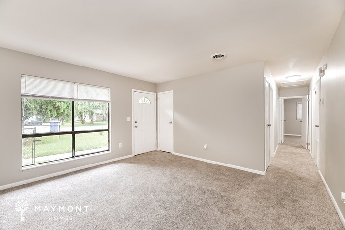 Building Photo - 833 Hoss Rd