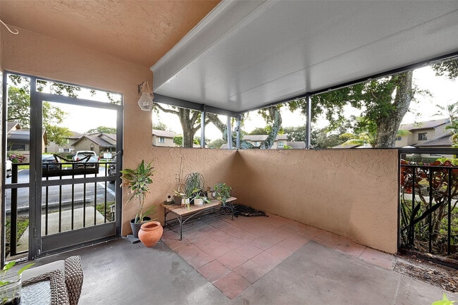 Building Photo - 2351 NW 37th Ave