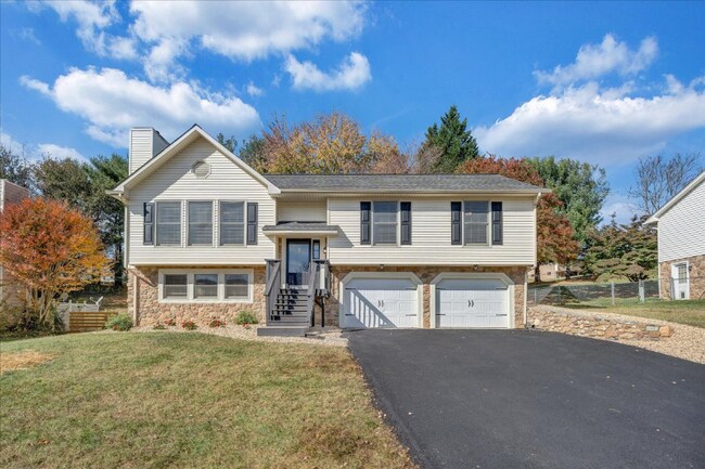 Building Photo - 5184 Orchard Hill Dr