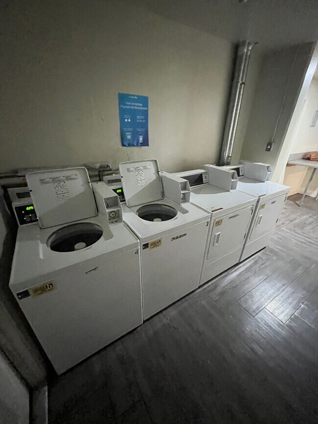 Building Photo - 115 North Wetherly Drive