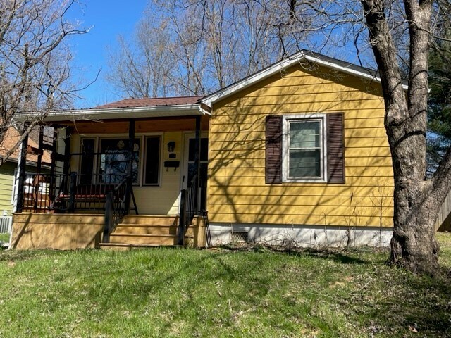 Building Photo - 213 E Vermilya Ave