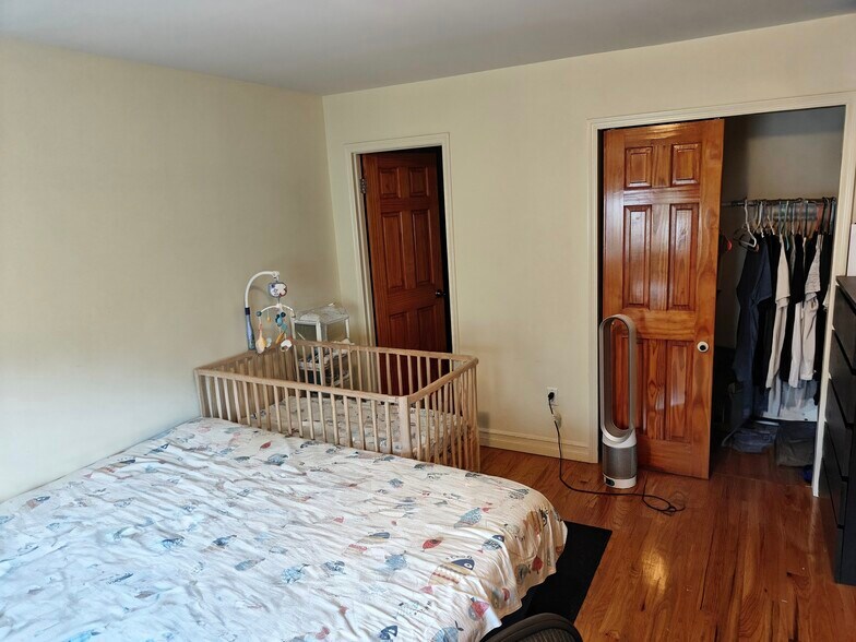 Building Photo - 8510 Elmhurst Ave
