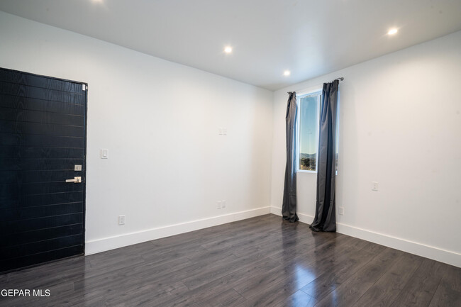 Building Photo - 1029 Calle Parque Dr