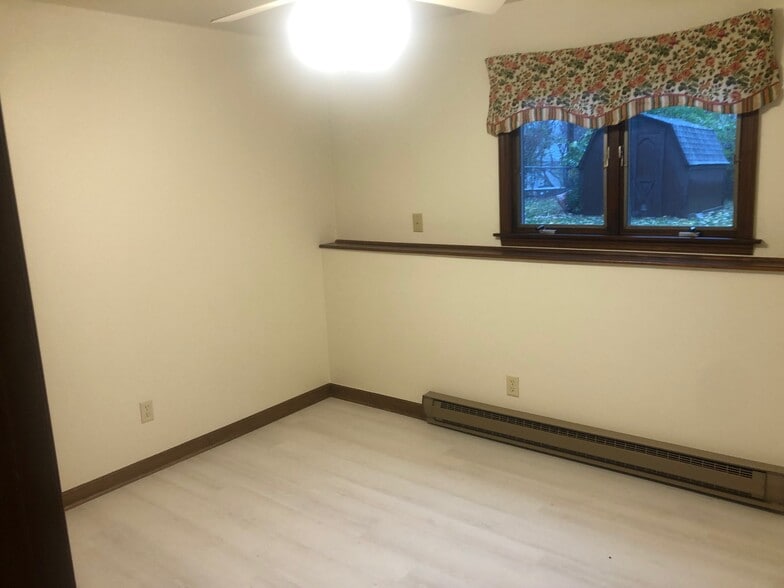 Building Photo - 309 Olsen St