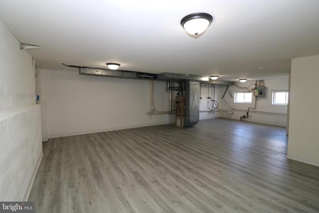 Building Photo - 14 Starboard Ct