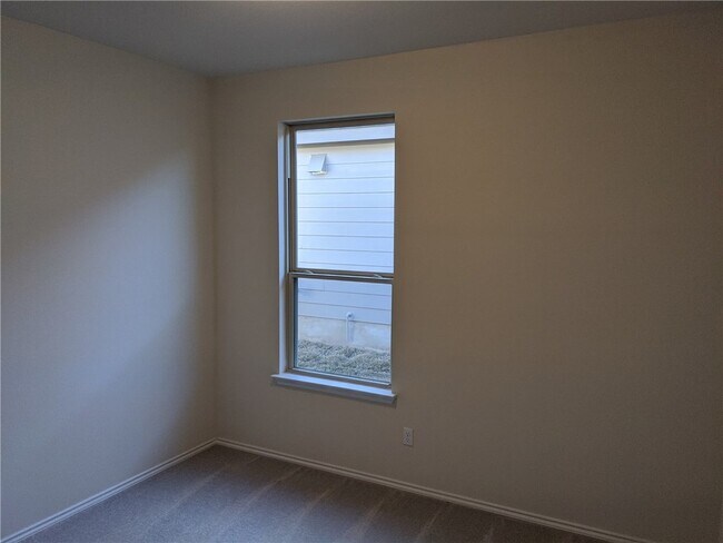 Building Photo - 1013 Cliffbrake Wy