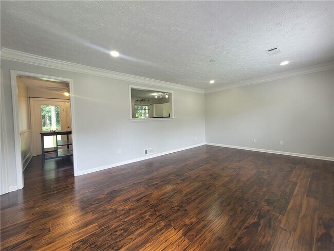Building Photo - 4641 Lucerne Valley Rd SW