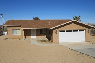Building Photo - Beautiful 3/2 home in Friendly Hills!