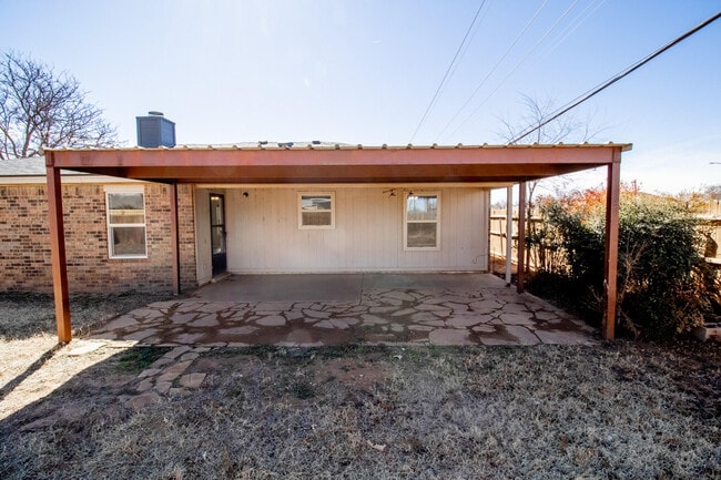 Building Photo - 5742 Dartmouth Dr