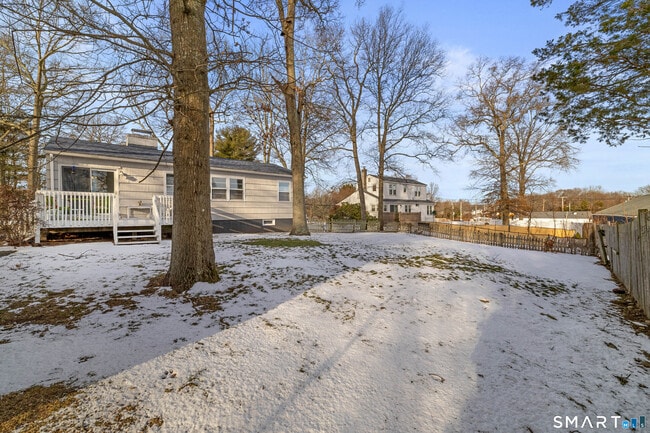 Building Photo - 12 Beach Park Rd