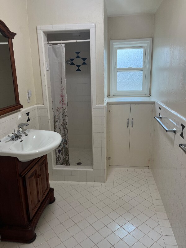 Building Photo - 1516 Hillside Dr